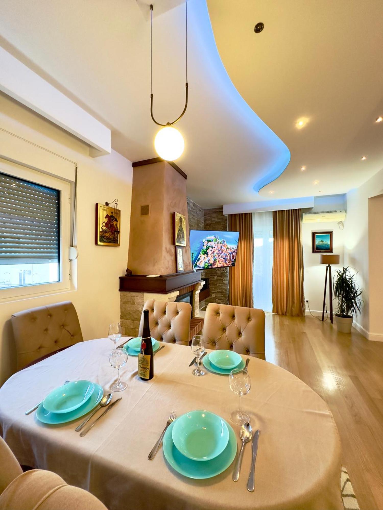 Apartment Lux Superior 120m2 In Heart Of *